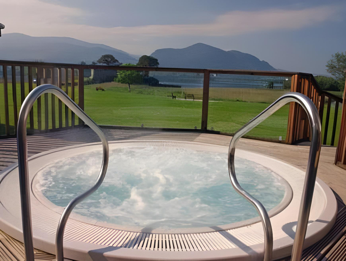 Sport & Beauty 2, The Lake Hotel