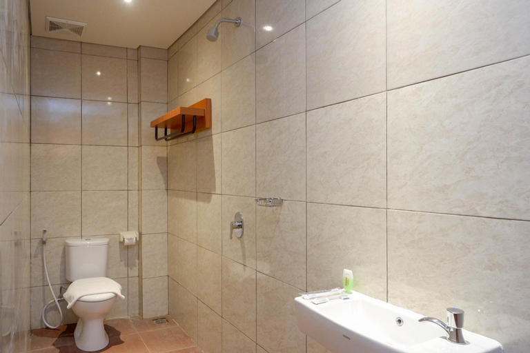 Bathroom 23