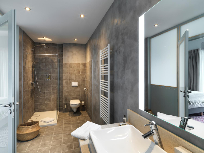 Bathroom 2, Hotel Beau Site Talloires B SPA, Haute-Savoie
