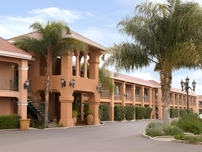 Exterior & Views 1, Merced Inn & Suites, Merced
