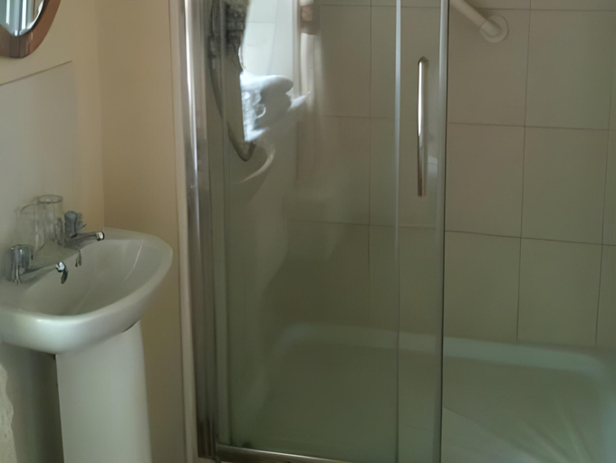 Bathroom 5, Charlemont House Moy, Armagh, Banbridge and Craigavon