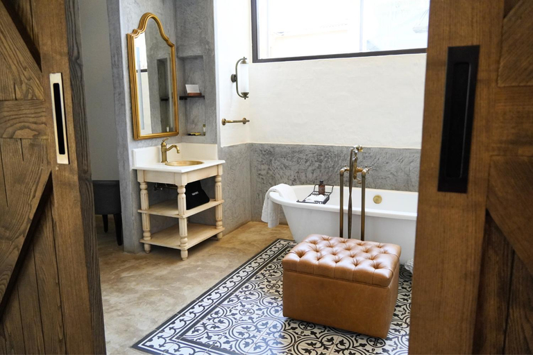 Bathroom 5, Mbano Manor Hotel Victoria Falls, Hwange