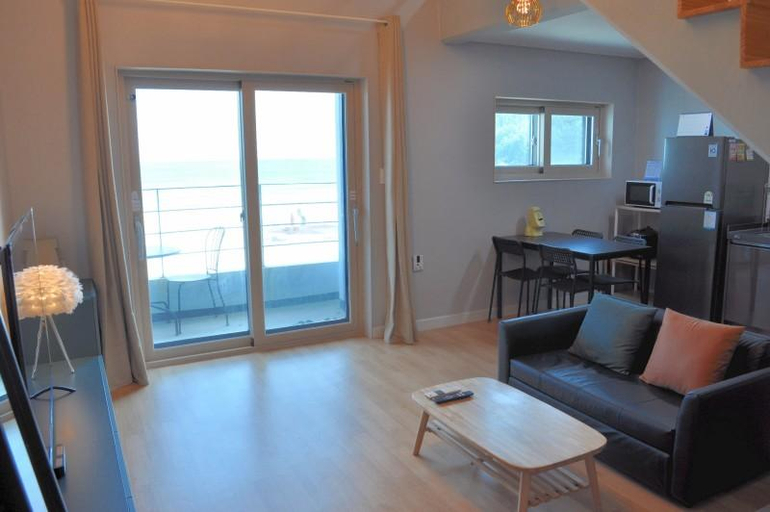 Others 3, Goseong Baekdo SEA Pension, Goseong