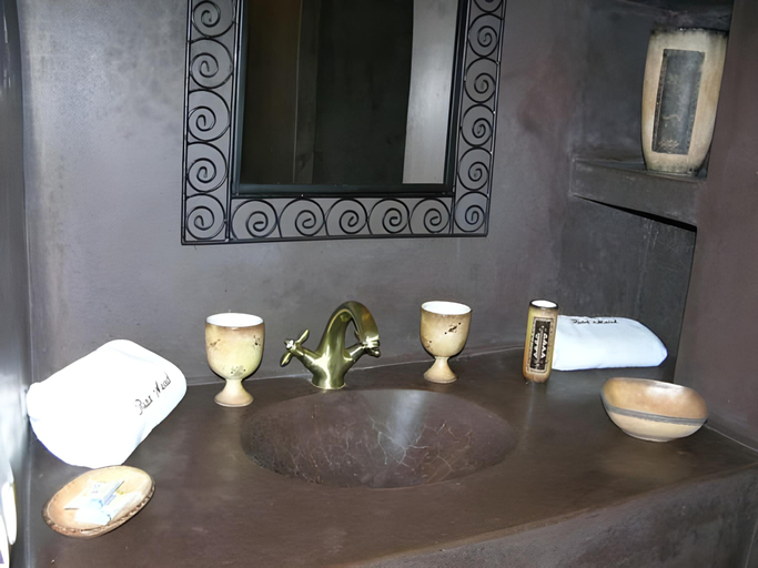 Bathroom 2, Riad Maud, Marrakech