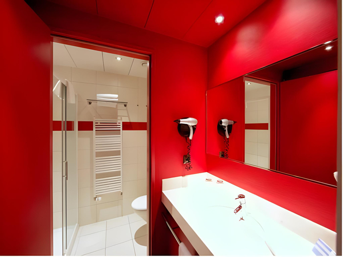 Bathroom 3, Airport Hotel Basel-Worldhotel, Basel