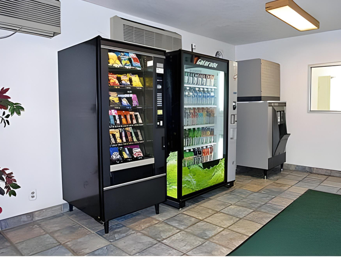 Food & Drinks 4, Motel 6 Davis - Sacramento Area, Yolo