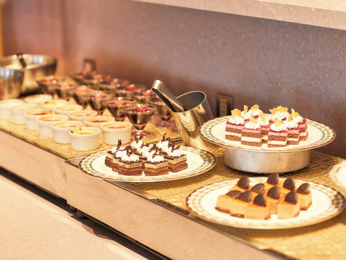 Food & Drinks 13