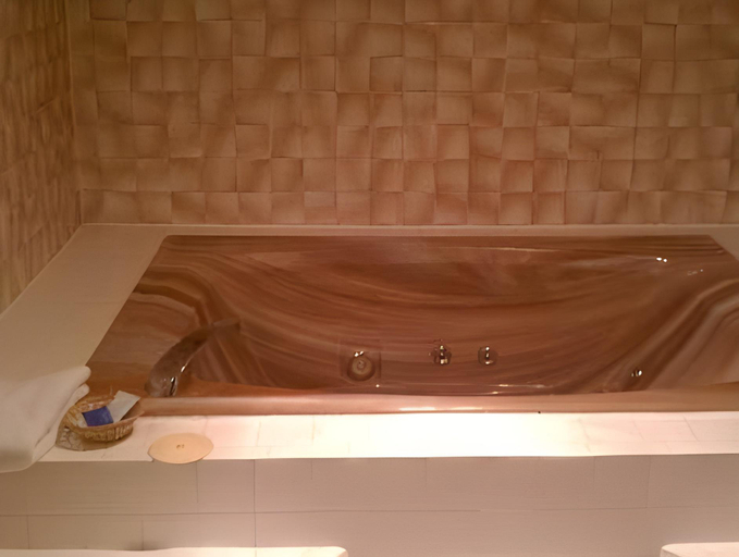 Bathroom 3, Hampton Village Inn, Rockingham
