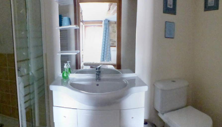 Bathroom 5, Au Clair du Soleil, Vendée