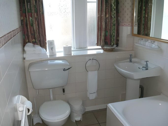 Bathroom 3, Victoria Hotel, Fife