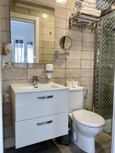 Bathroom 3, Anka Kurro, Cádiz