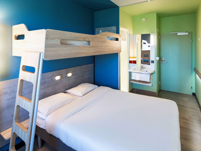 Bedroom 3, Ibis budget Geneve Aeroport, Genève