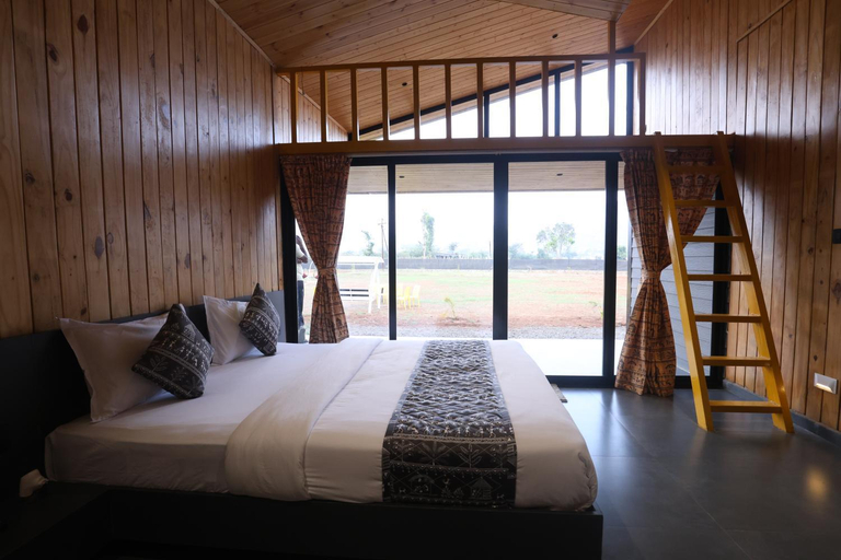 Bedroom 2, Shreephal luxurious Resort- Best resort in saputara, The Dangs