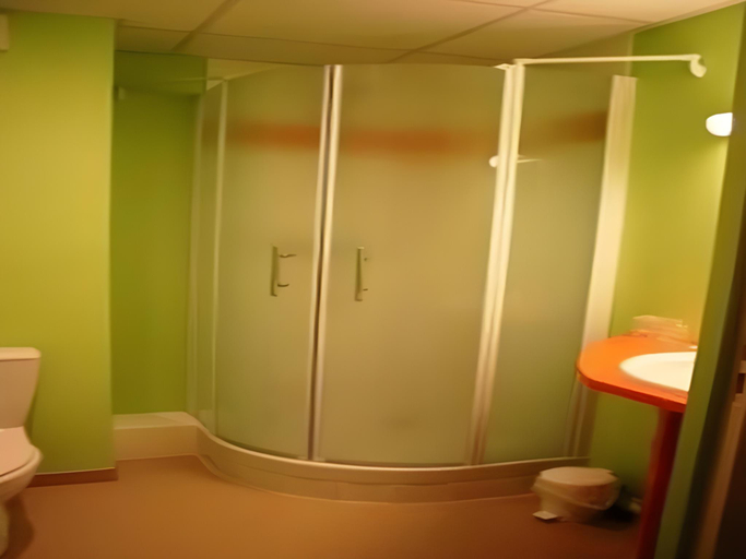 Bathroom 2, Pressoir Hotel, Sarthe