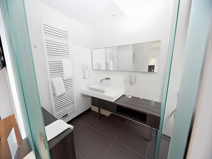 Bathroom 3, Logis Hotel Relais de Vincey, Vosges