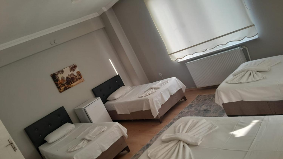 Others 4, MHT Otel, Merkez
