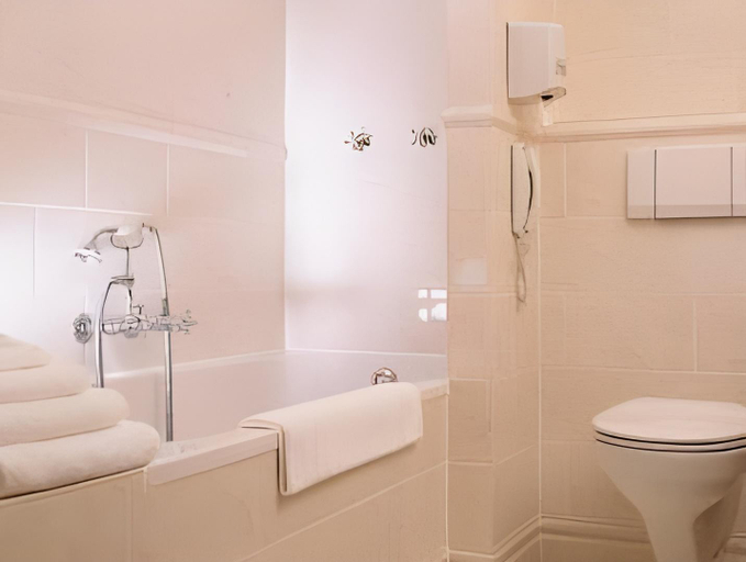Bathroom 4, Hotel Bridges House Delft, Delft