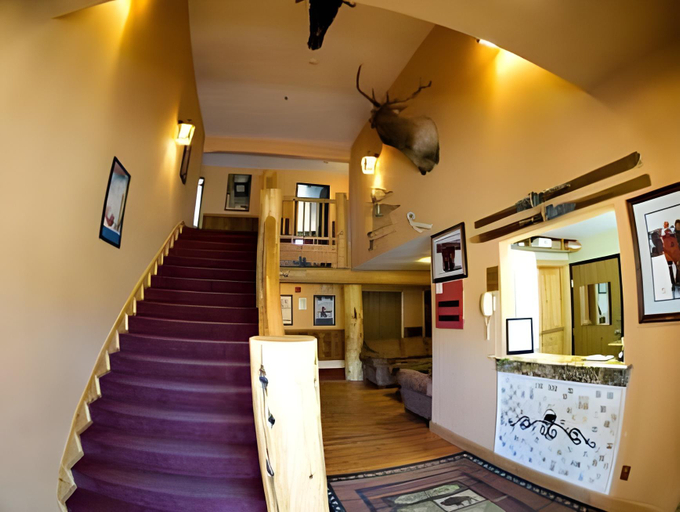 Others 2, NEW SUMMIT INN, Summit