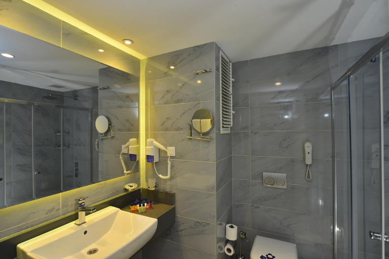 Bathroom 5, Sunmelia Beach Resort Hotel & SPA, Manavgat