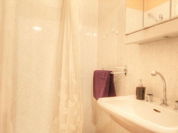 Bathroom 3, Charmant studio tout equipe pour 2 pers, Serre-Chevalier, parking et casier a ski inclus - FR-1-330E, Hautes-Alpes