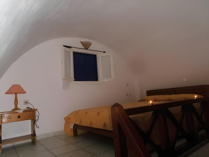 Bedroom 4, Hotel Paradisos Oia, South Aegean