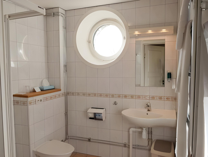 Bathroom 3, Frimurarehotellet, Sure Hotel Collection by Best Western, Kalmar