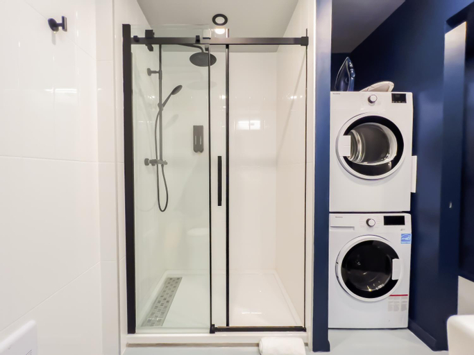 Bathroom 20