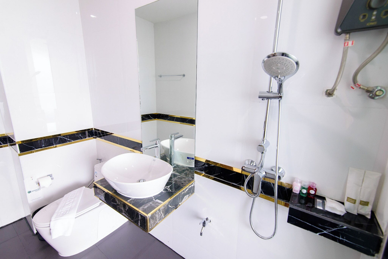 Bathroom 3, Bear & Bird Hotel, Muang Surat Thani