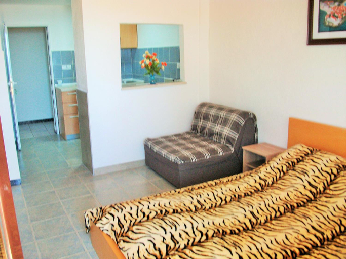 Others 5, Apartments Petrovic