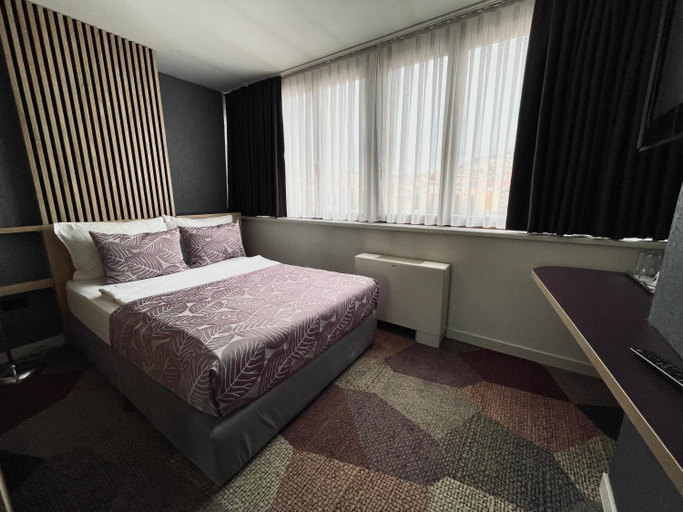Bedroom 8
