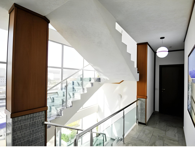 Others 5, Hotel Lubjana, Tirana