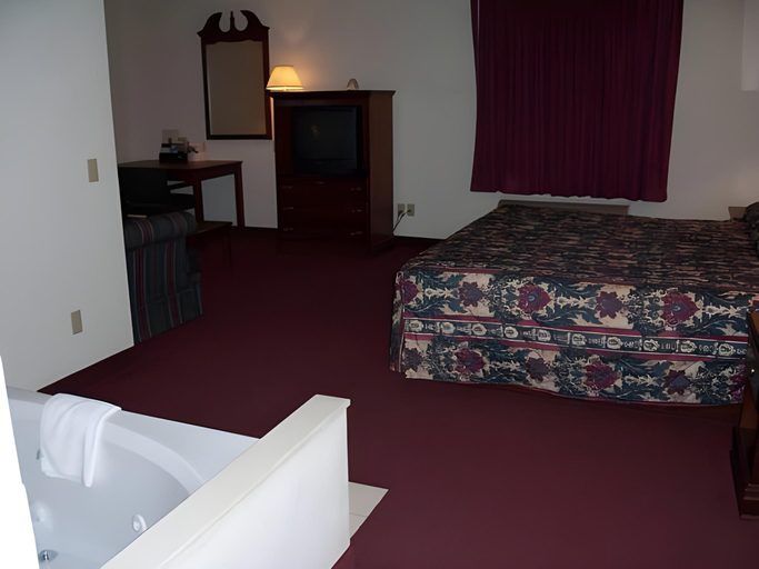 Bedroom 3, FairBridge Inn Express Mt Vernon, Posey