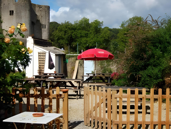 Others 3, The Three Tuns, Gloucestershire