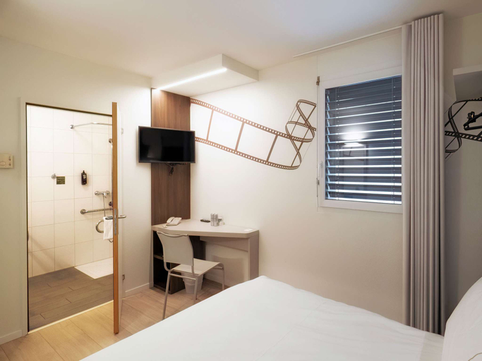 Bedroom 13