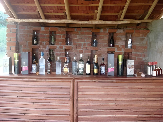 Food & Drinks