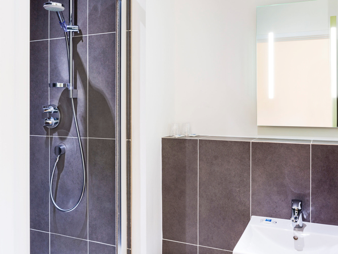 Bathroom 5, ibis budget Derby , Derbyshire
