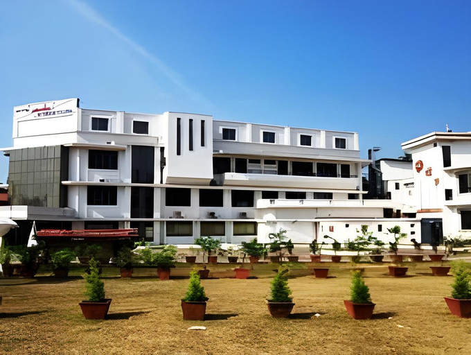 Others 5, Hotel Merlin International, Thrissur