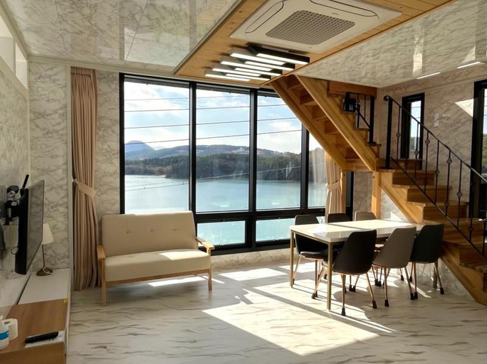 2, Yeosu Seonhwa House Private Pension, Yeosu