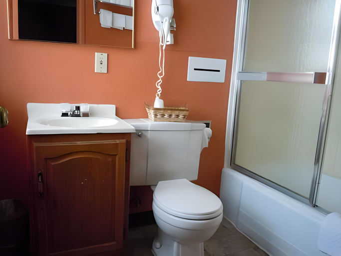 Bathroom 4, Northland Motel Kawkawlin, Bay