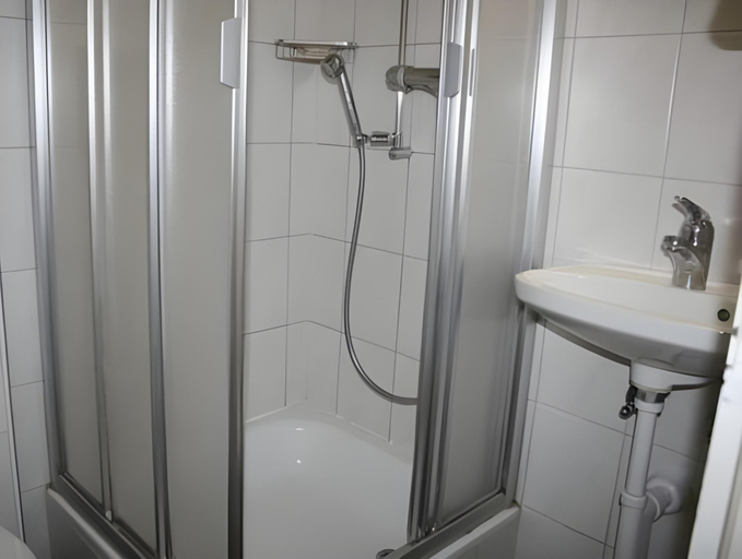 Bathroom 4, Bern Backpackers Hotel Glocke, Bern