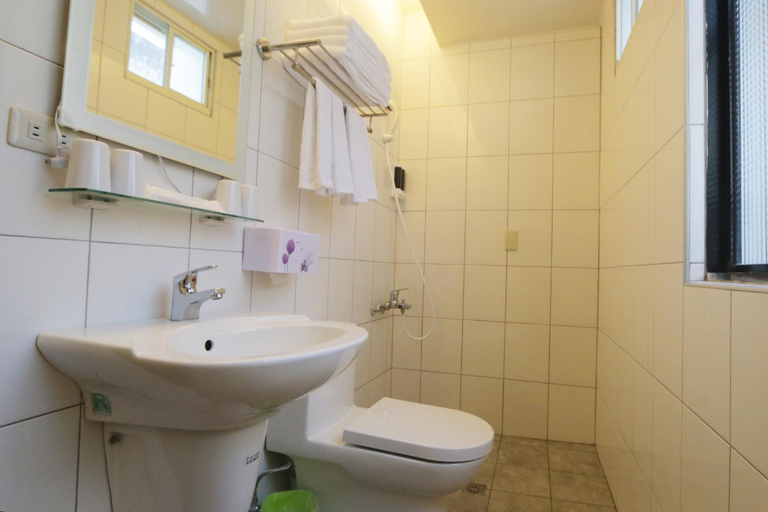 Bathroom 2, Flower Homestay, Taitung