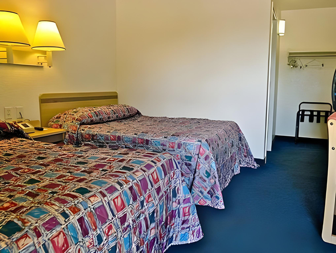Bedroom 2, Rodeway Inn Lafayette, Lafayette