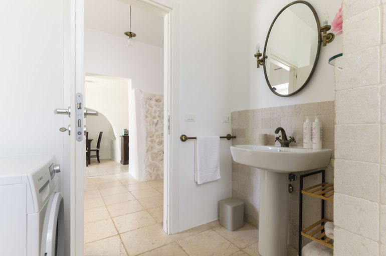 Bathroom 3, Villa Doc700 con piscina, Brindisi