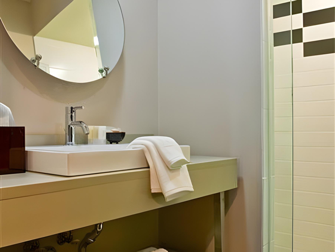 Bathroom 4, Inn at St. Botolph, Boston