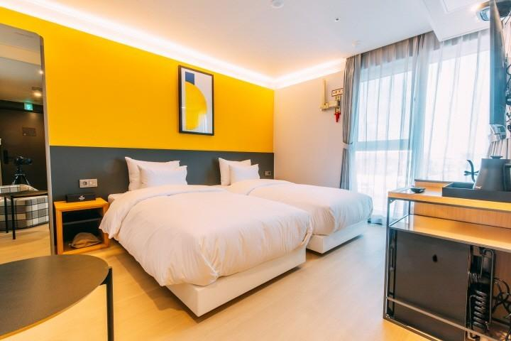 Bedroom 27