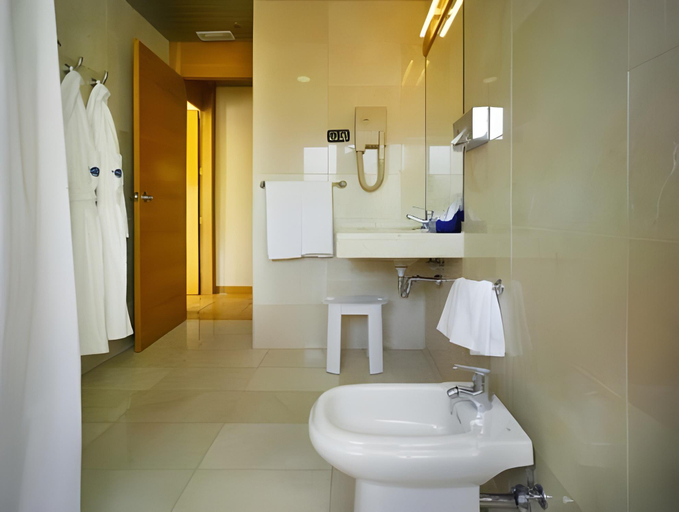 Bathroom, Termas - Balneario de Archena, Murcia