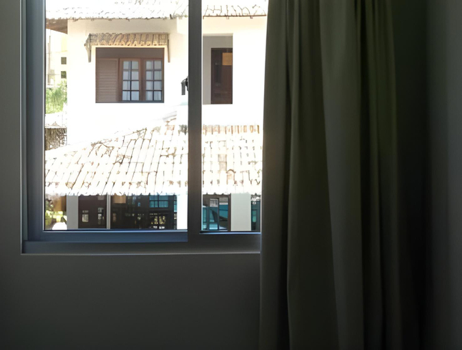 Exterior & Views 23