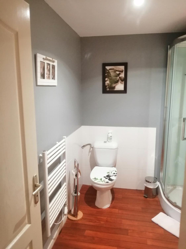 Bathroom 2, les tourterelles, Vienne