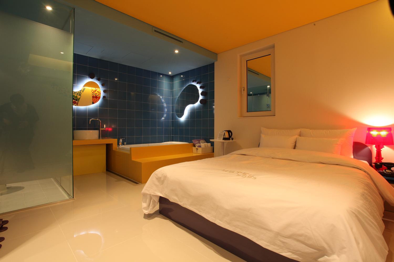 Bedroom 9