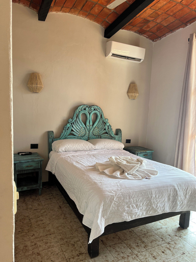 Bedroom 3, Maison Theurel, Compostela